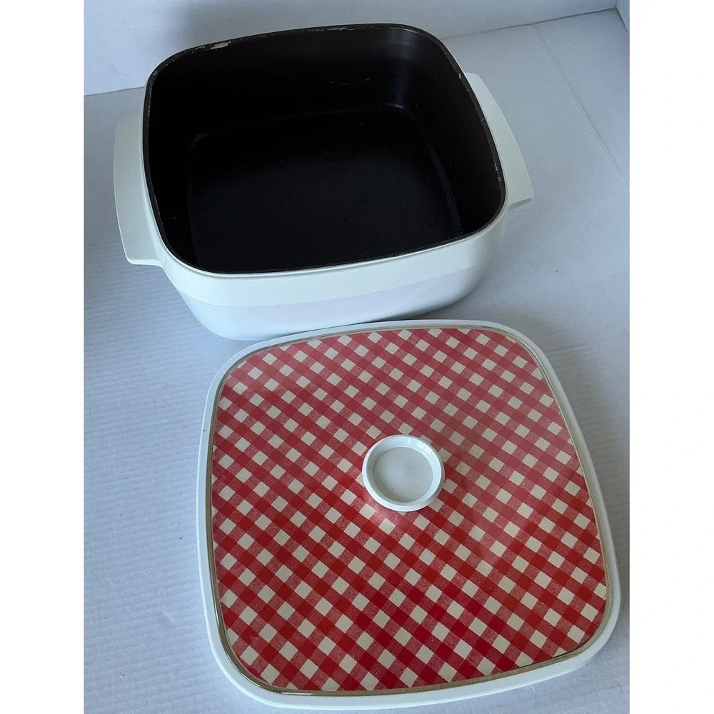 Vintage Insulated‎ Serving Dish Red Gingham Check Lid Retro Picnic 11in